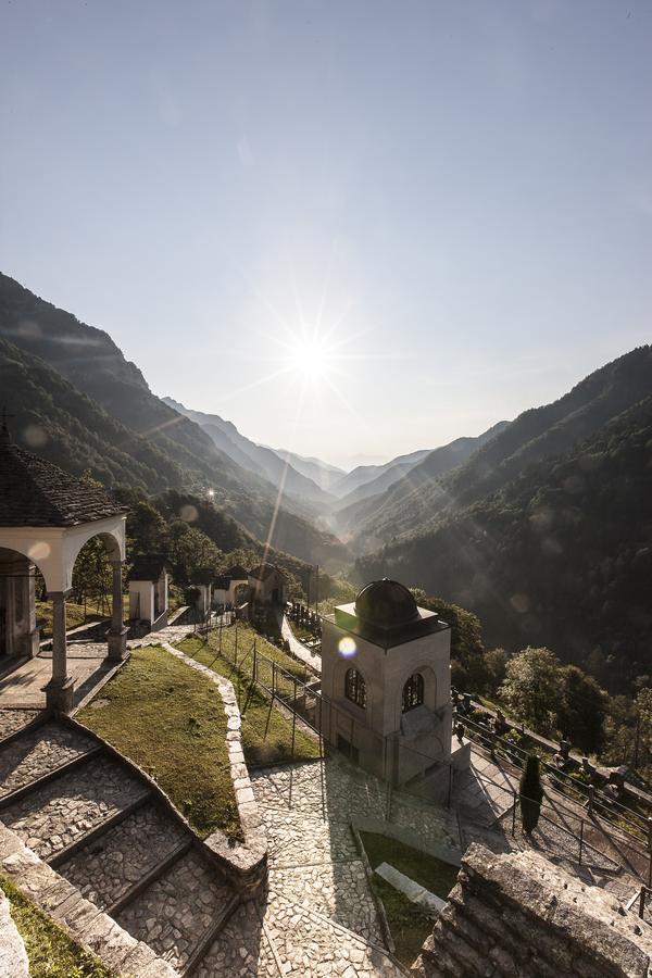 Palazzo Gamboni Swiss Historic Hotel Comologno ภายนอก รูปภาพ