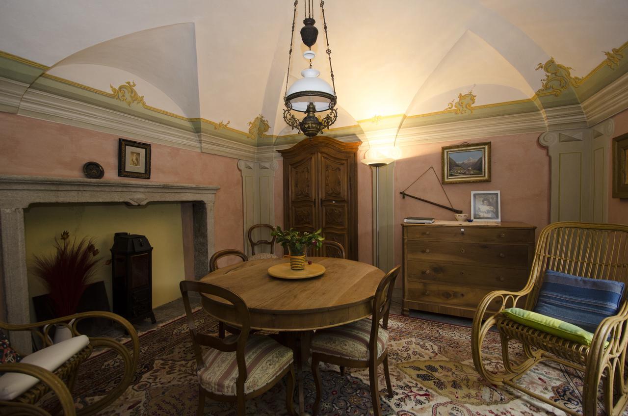 Palazzo Gamboni Swiss Historic Hotel Comologno ภายนอก รูปภาพ