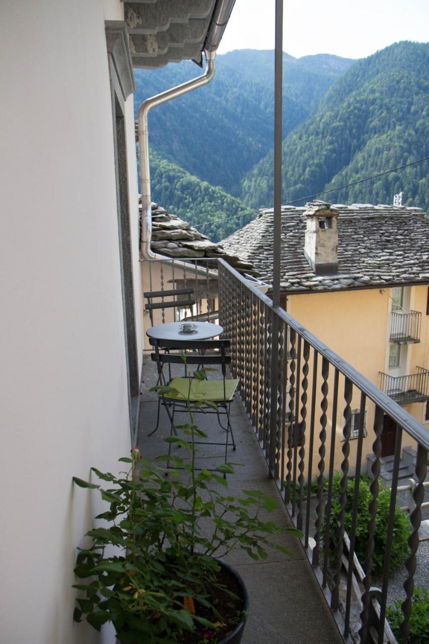 Palazzo Gamboni Swiss Historic Hotel Comologno ภายนอก รูปภาพ